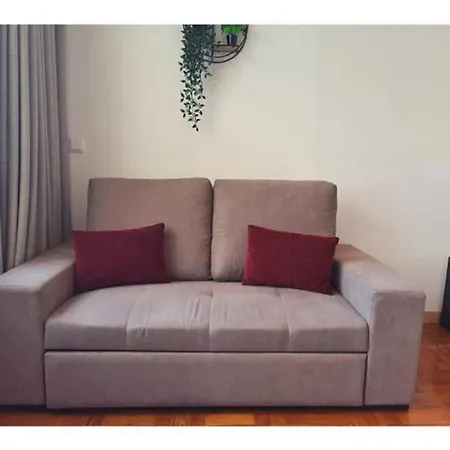Big Flat In The Center * Πόρτο